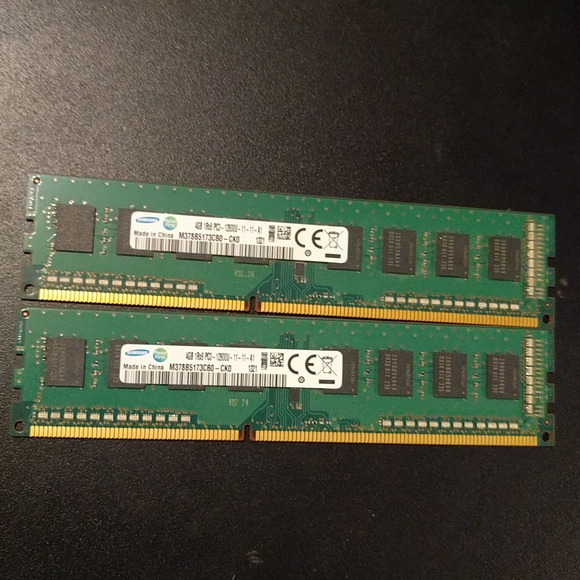 2 sticks of 4GB Ram - Picture 1 of 5